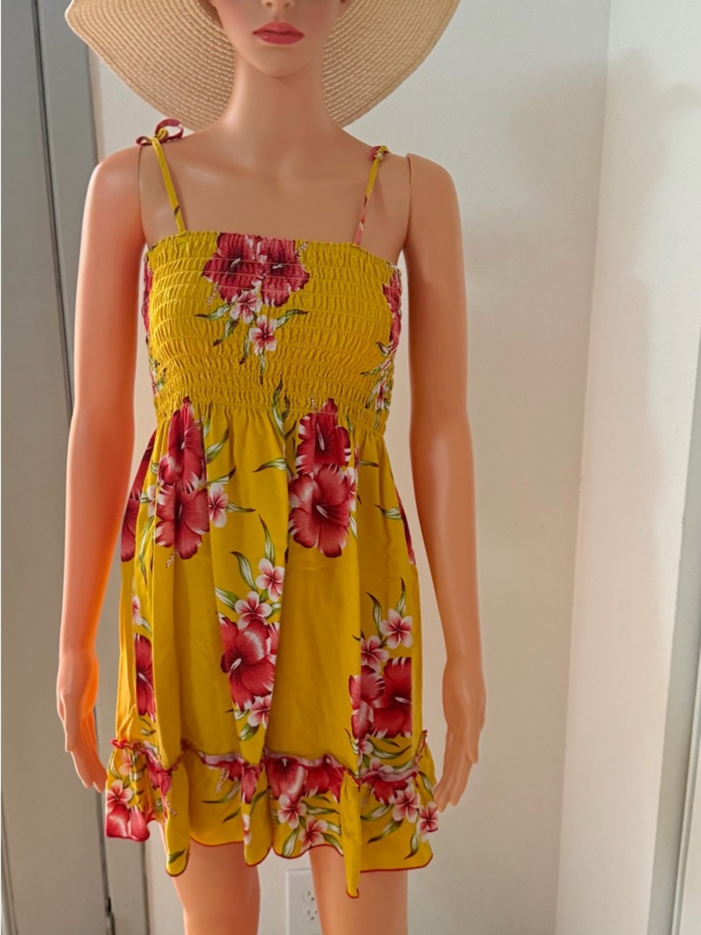 Hawaiian Floral Mini Dress Smocked Top Yellow Tropical Hilo Hattie Size 10